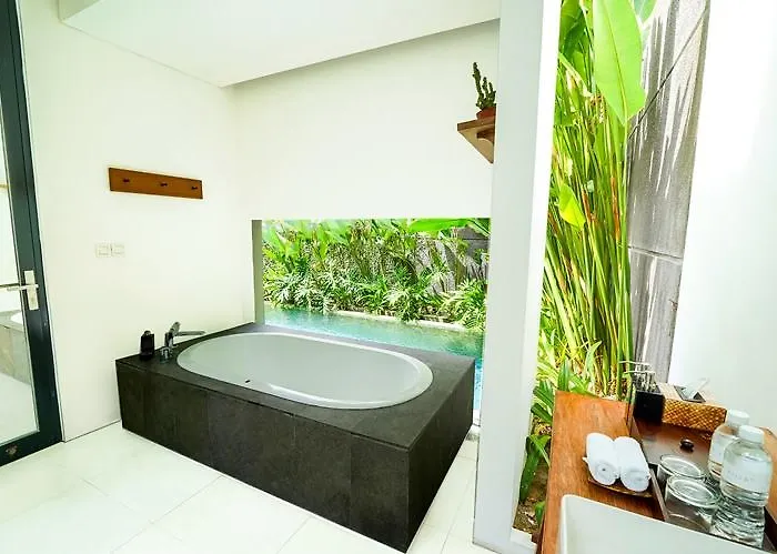 Abia Legian Hotel 5*